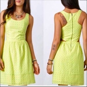 AMERICAN EAGLE / bright neon yellow eyelet dress